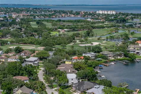 838 Monterey Boulevard NE St Petersburg FL 33704