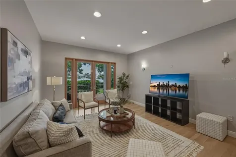 838 Monterey Boulevard NE St Petersburg FL 33704