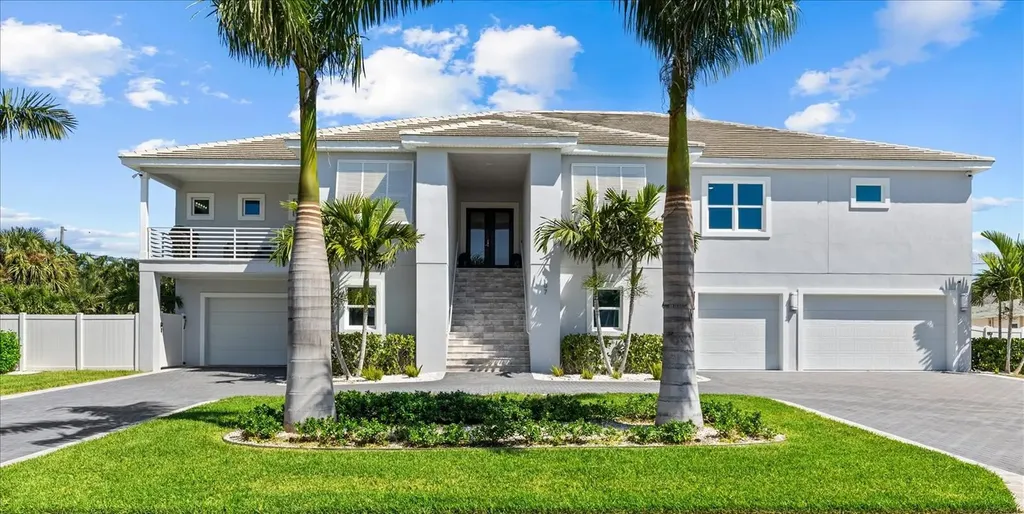 107 12th Street Belleair Beach FL 33786