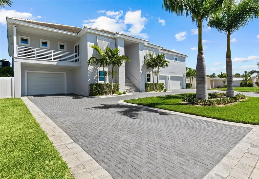 107 12th Street Belleair Beach FL 33786