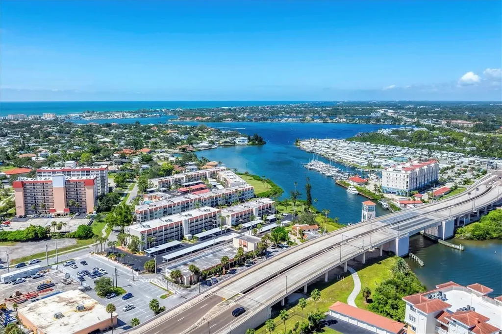 240 Santa Maria Street Venice FL 34285