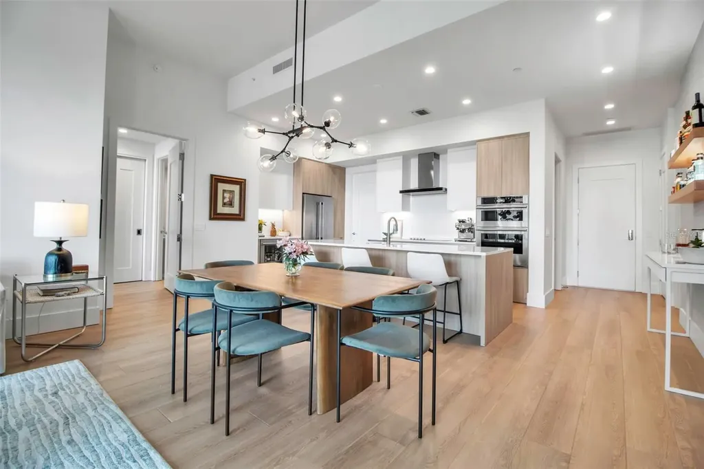 301 Quay Commons Sarasota FL 34236