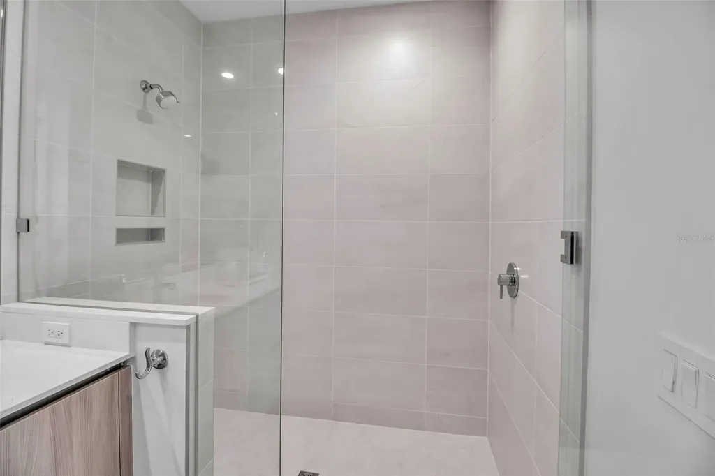 301 Quay Commons Sarasota FL 34236