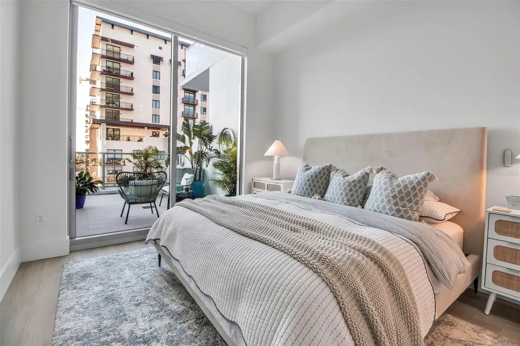 301 Quay Commons Sarasota FL 34236