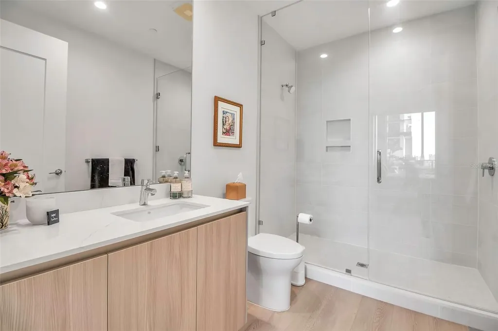 301 Quay Commons Sarasota FL 34236