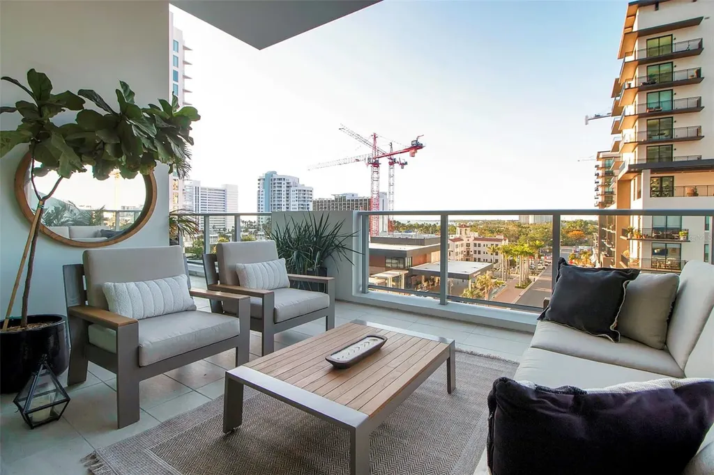 301 Quay Commons Sarasota FL 34236