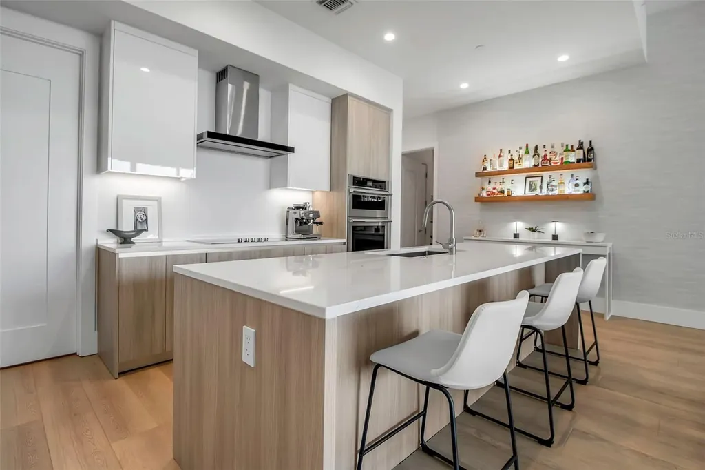 301 Quay Commons Sarasota FL 34236