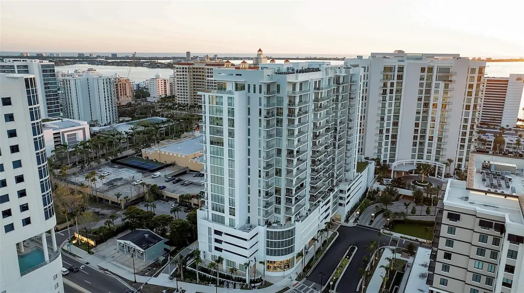 301 Quay Commons Sarasota FL 34236