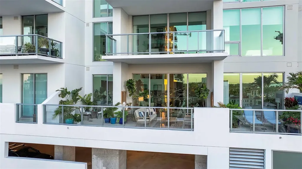 301 Quay Commons Sarasota FL 34236