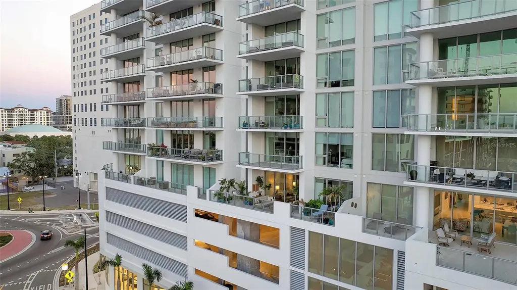 301 Quay Commons Sarasota FL 34236