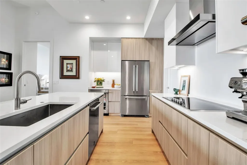 301 Quay Commons Sarasota FL 34236