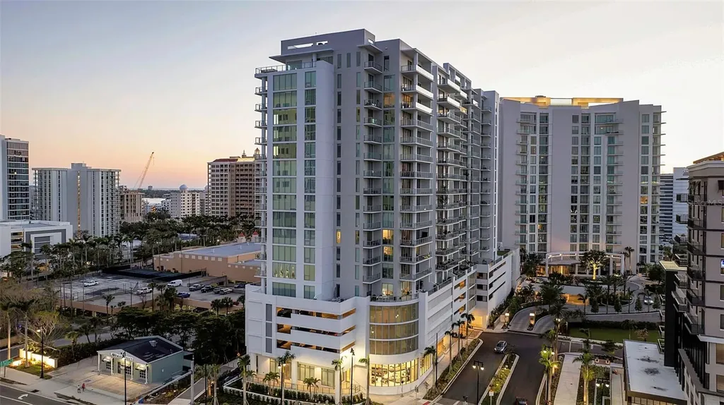 301 Quay Commons Sarasota FL 34236