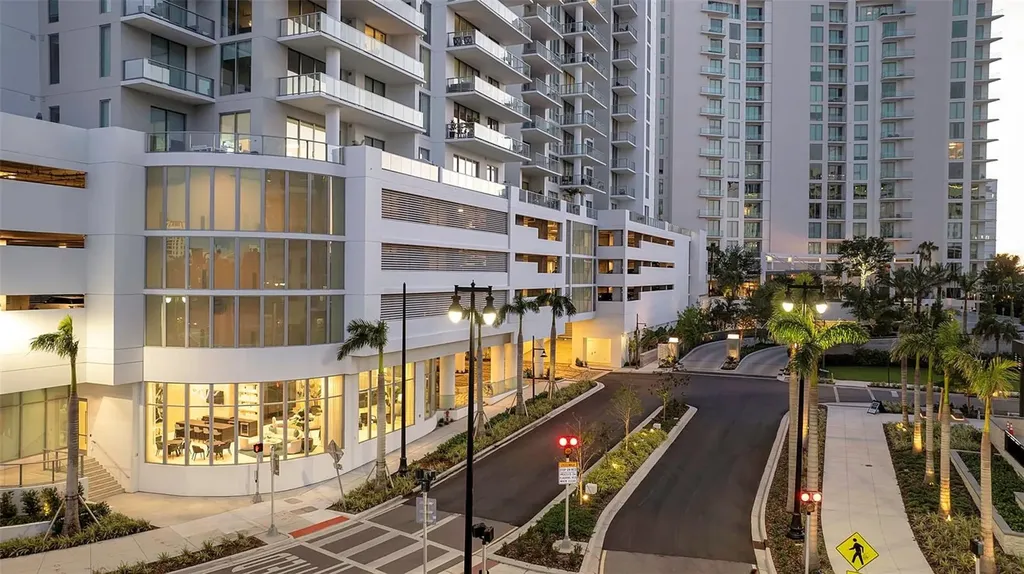 301 Quay Commons Sarasota FL 34236