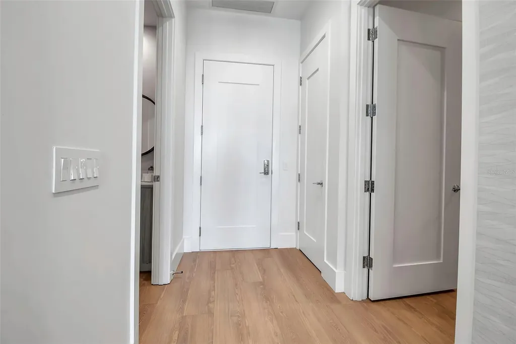 301 Quay Commons Sarasota FL 34236