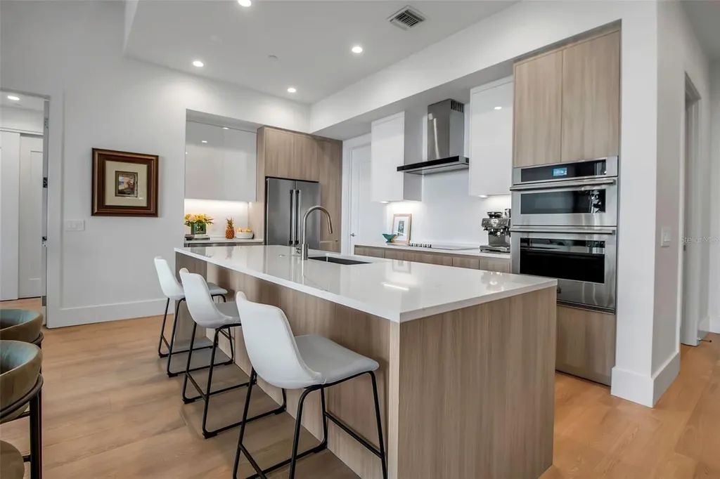 301 Quay Commons Sarasota FL 34236