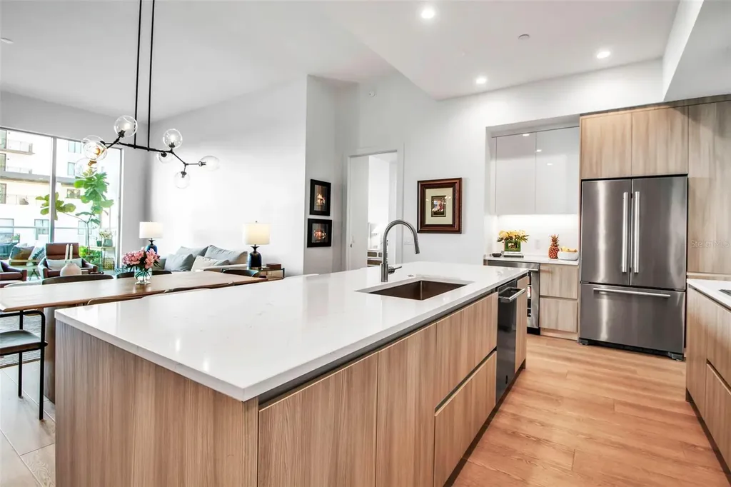 301 Quay Commons Sarasota FL 34236