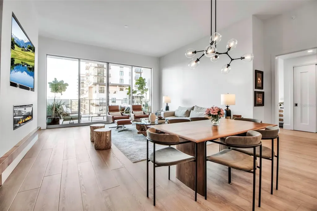 301 Quay Commons Sarasota FL 34236