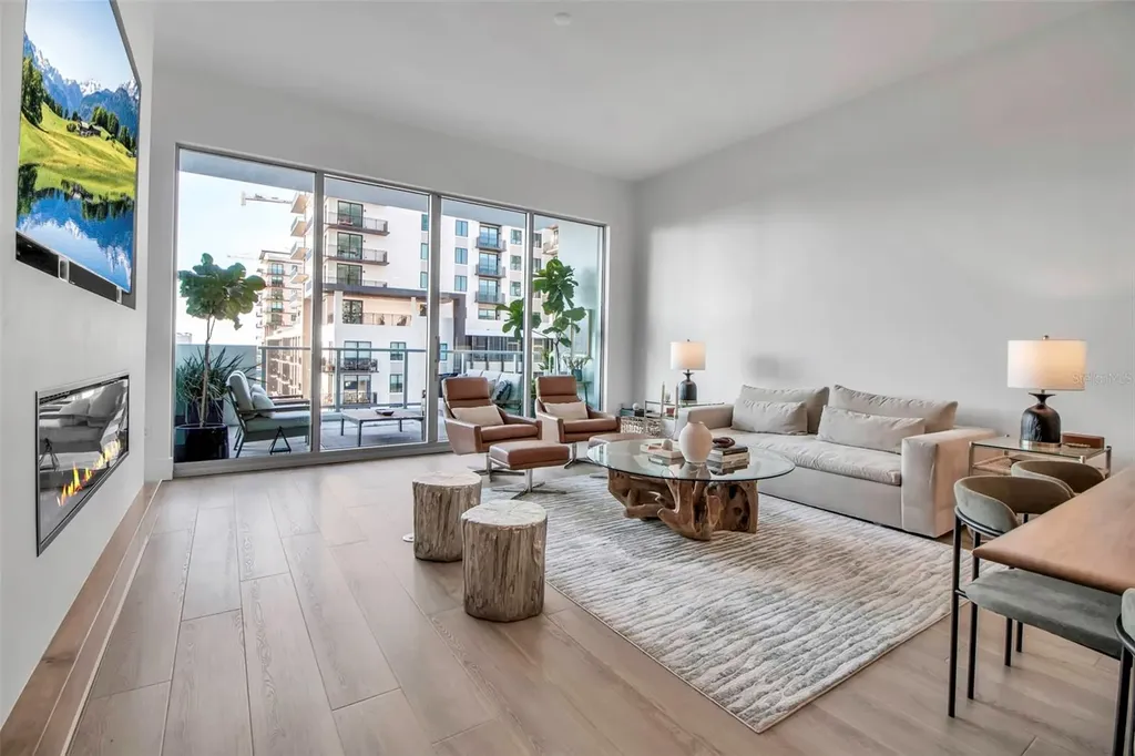 301 Quay Commons Sarasota FL 34236