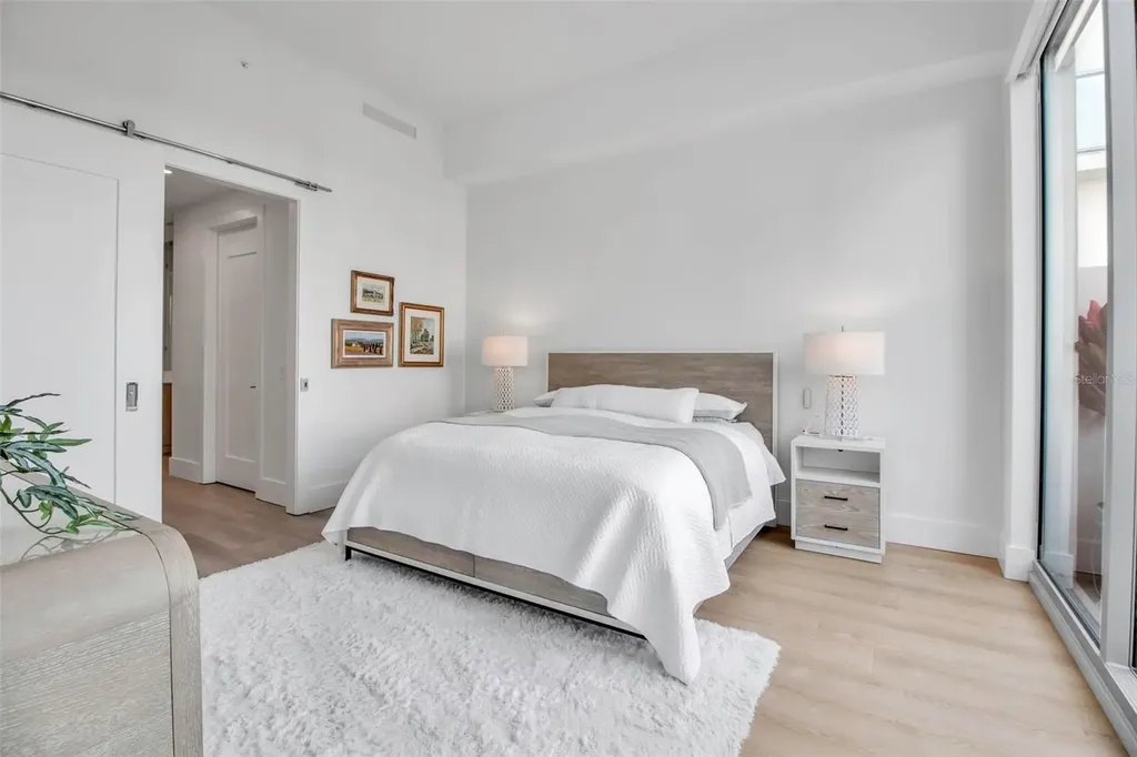 301 Quay Commons Sarasota FL 34236