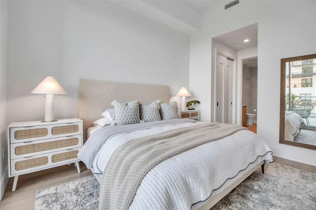 301 Quay Commons Sarasota FL 34236