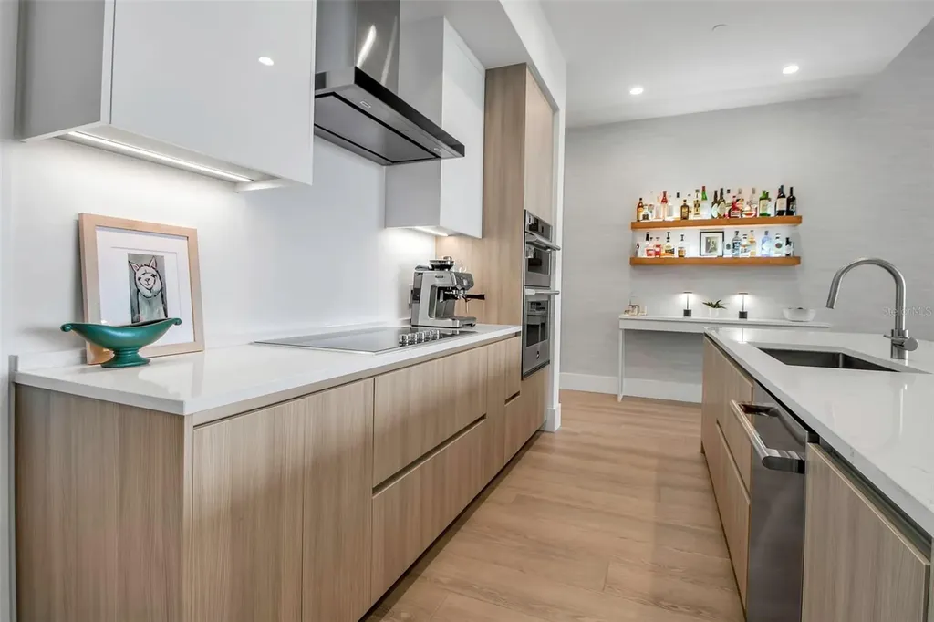 301 Quay Commons Sarasota FL 34236