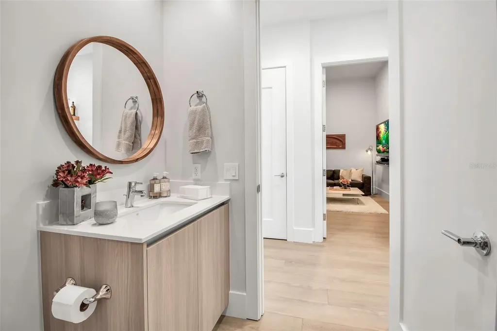 301 Quay Commons Sarasota FL 34236