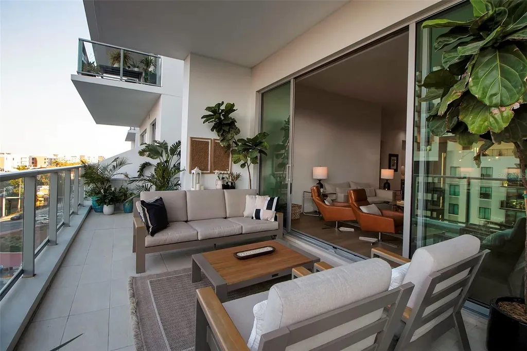 301 Quay Commons Sarasota FL 34236