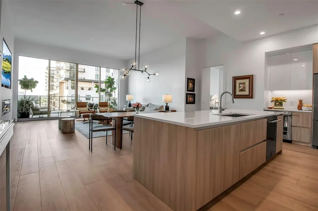 301 Quay Commons Sarasota FL 34236