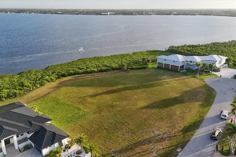 5248 The Pointe Englewood FL 34223
