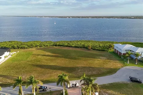 5248 The Pointe Englewood FL 34223