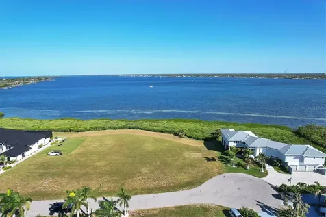 5248 The Pointe Englewood FL 34223