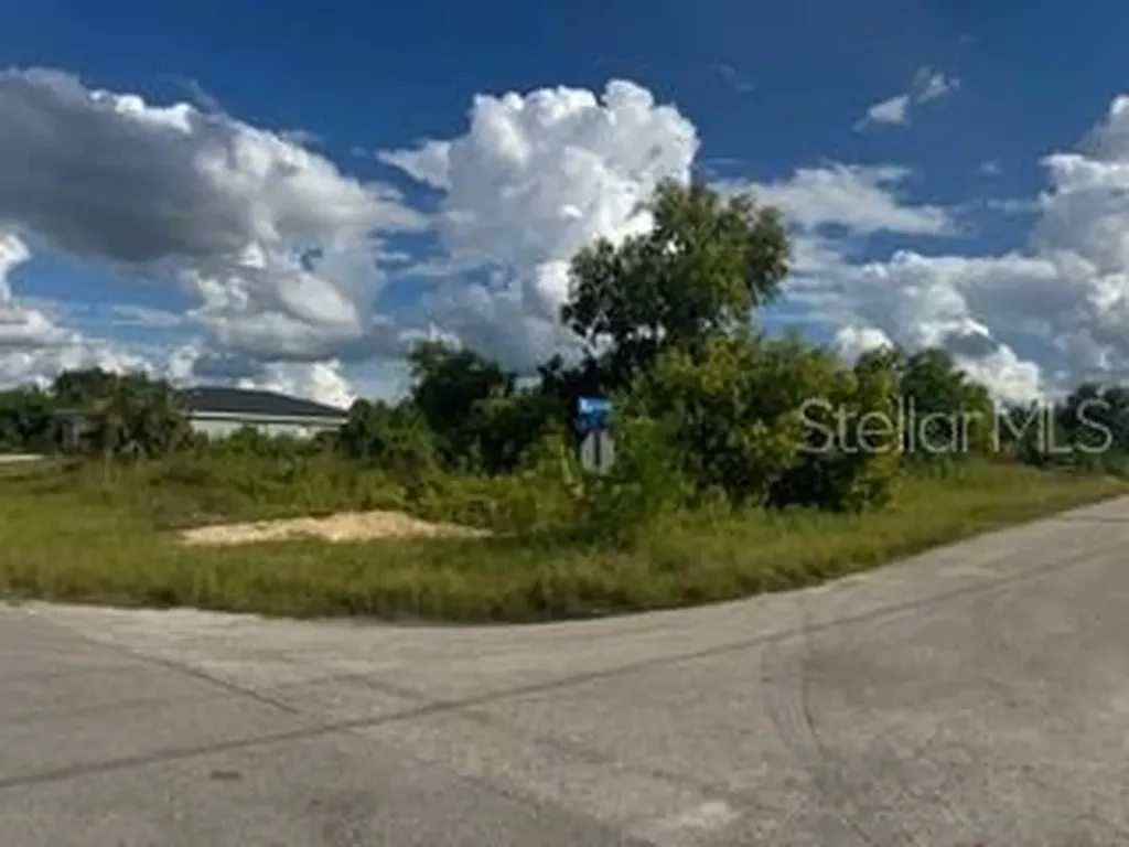 3913 14th Street SW Lehigh Acres FL 33976