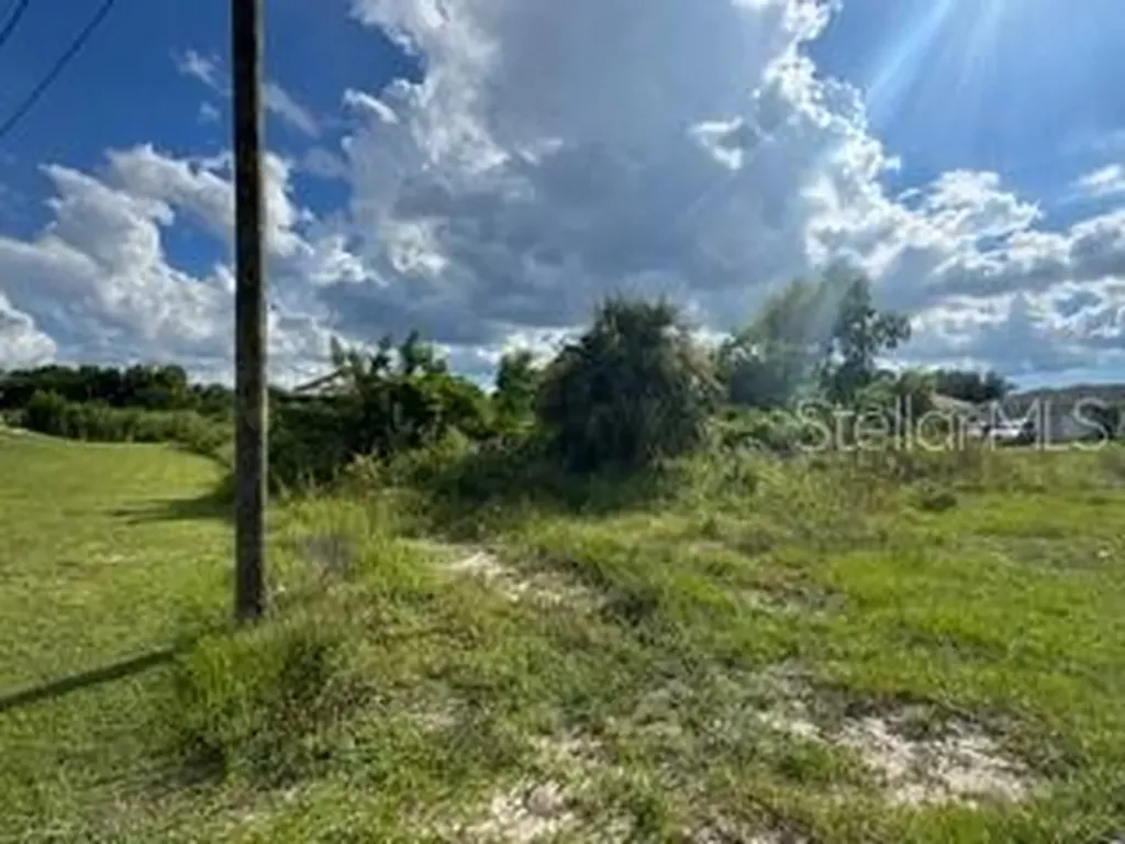 3913 14th Street SW Lehigh Acres FL 33976