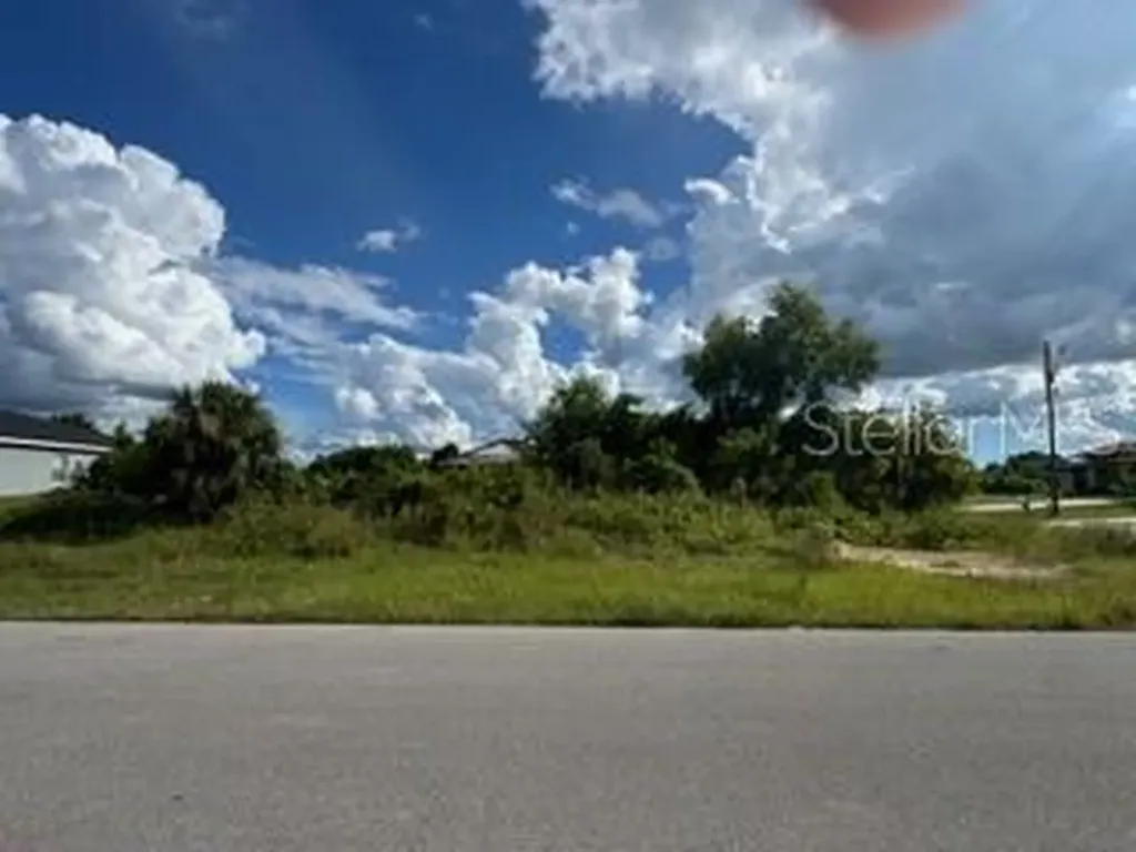 3913 14th Street SW Lehigh Acres FL 33976
