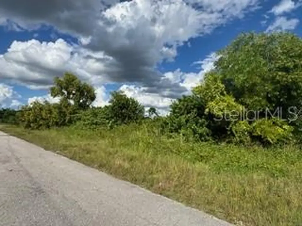 3913 14th Street SW Lehigh Acres FL 33976