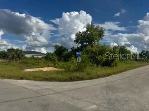 3913 14th Street SW Lehigh Acres FL 33976