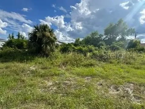 3913 14th Street SW Lehigh Acres FL 33976