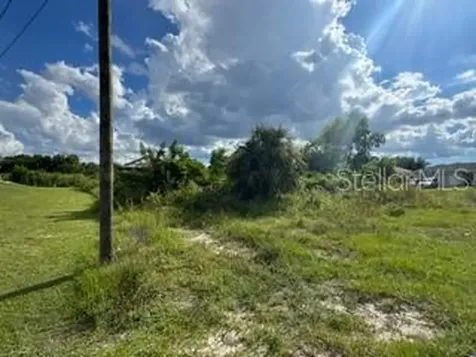 3913 14th Street SW Lehigh Acres FL 33976
