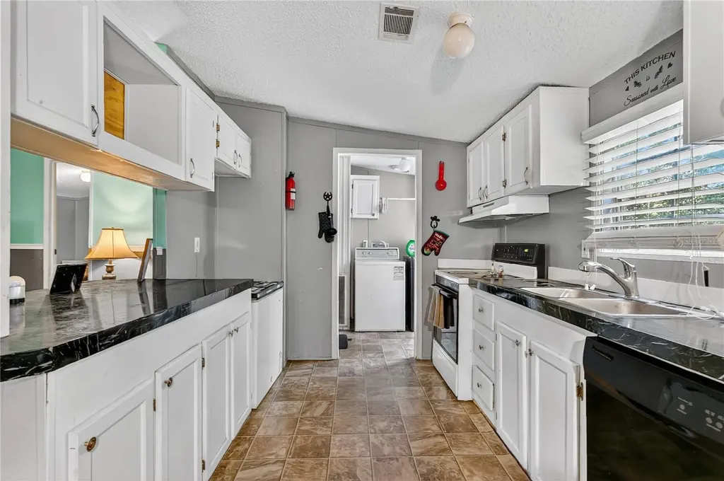 42312 Webster Street Altoona FL 32702