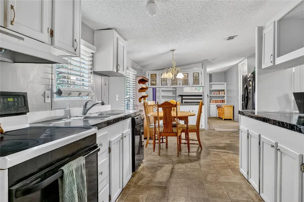 42312 Webster Street Altoona FL 32702
