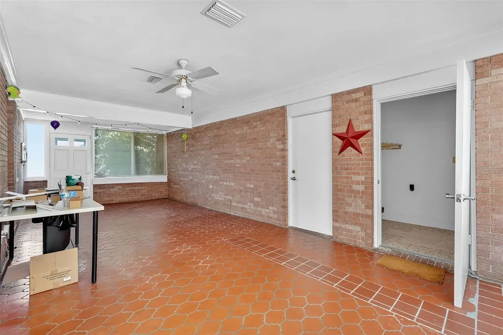 639 Howard Avenue Lakeland FL 33815