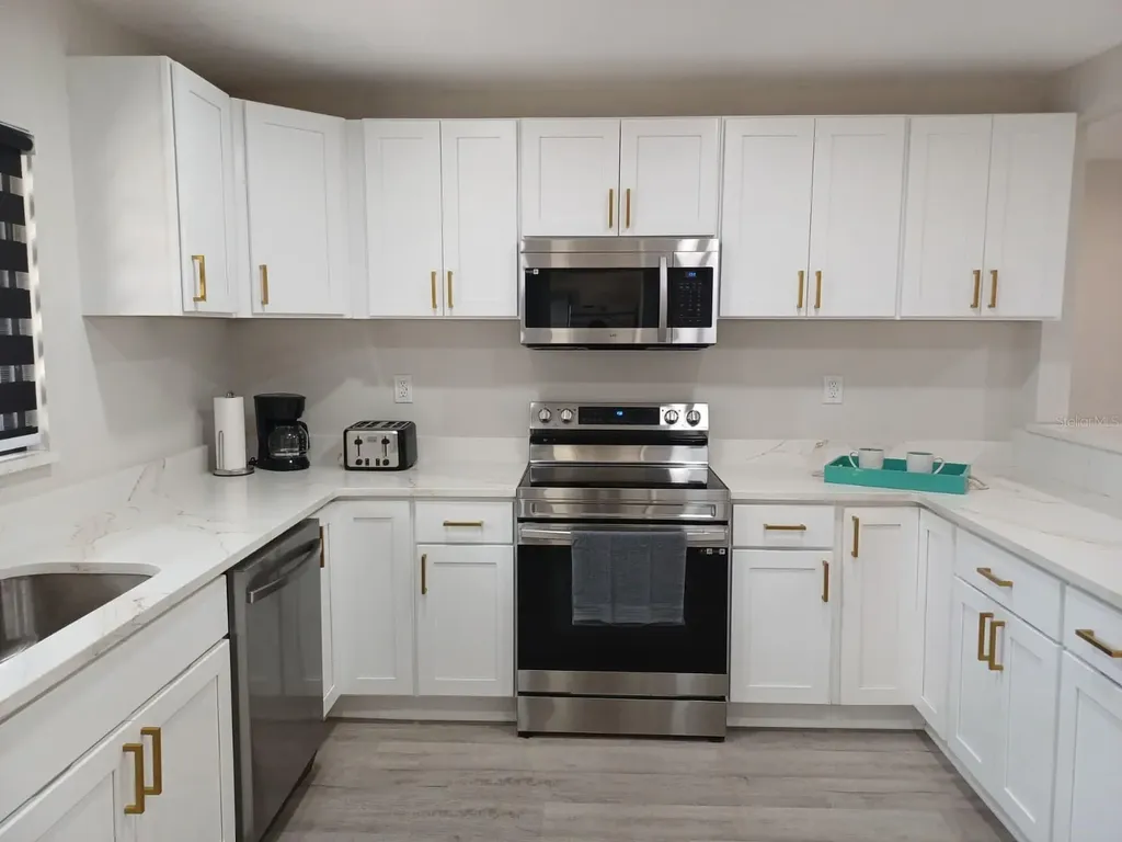 2506 18th Avenue W Bradenton FL 34205