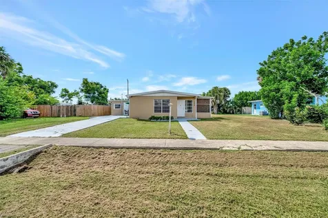 7959 Hyde Park Avenue North Port FL 34287