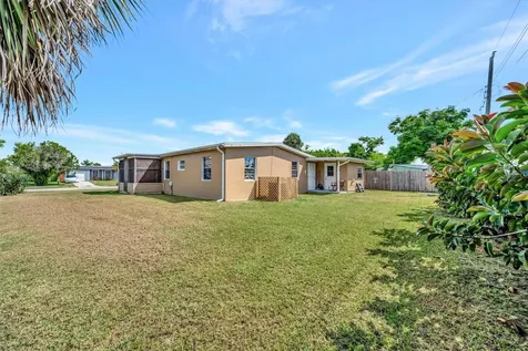 7959 Hyde Park Avenue North Port FL 34287