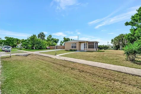7959 Hyde Park Avenue North Port FL 34287