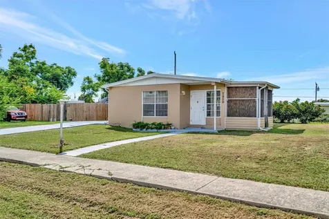 7959 Hyde Park Avenue North Port FL 34287