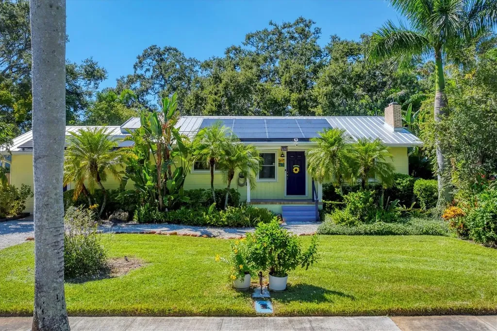1002 22nd Street W Bradenton FL 34205