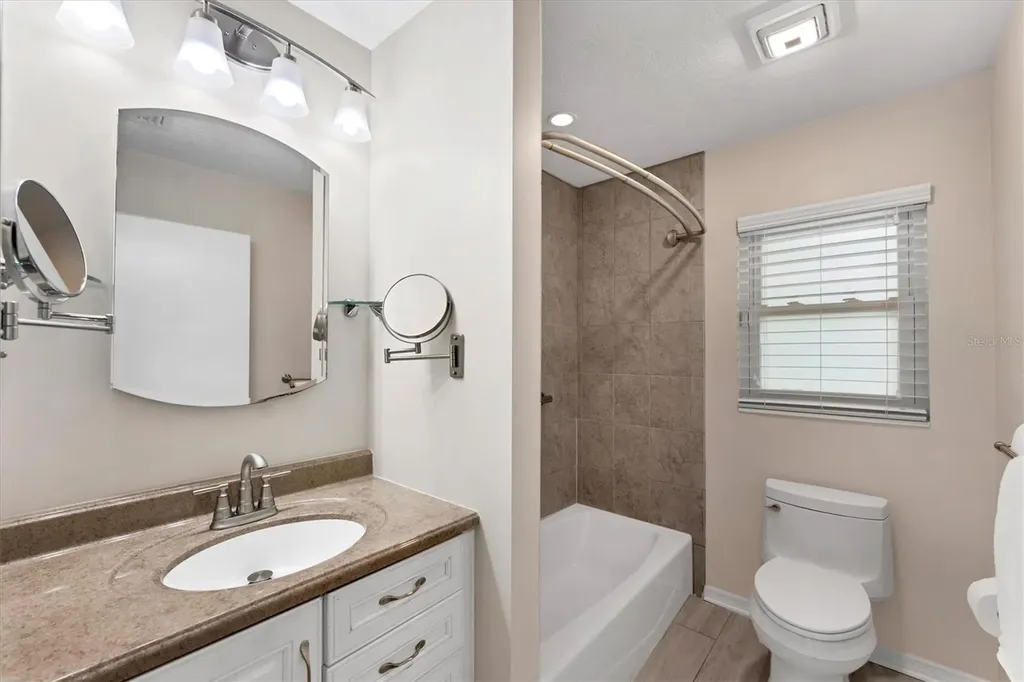 1002 22nd Street W Bradenton FL 34205
