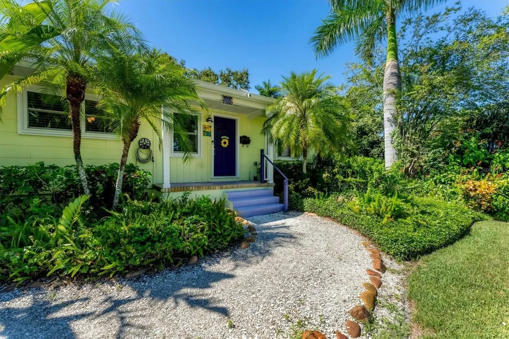 1002 22nd Street W Bradenton FL 34205