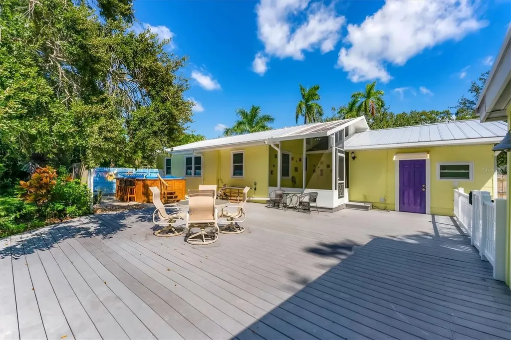1002 22nd Street W Bradenton FL 34205